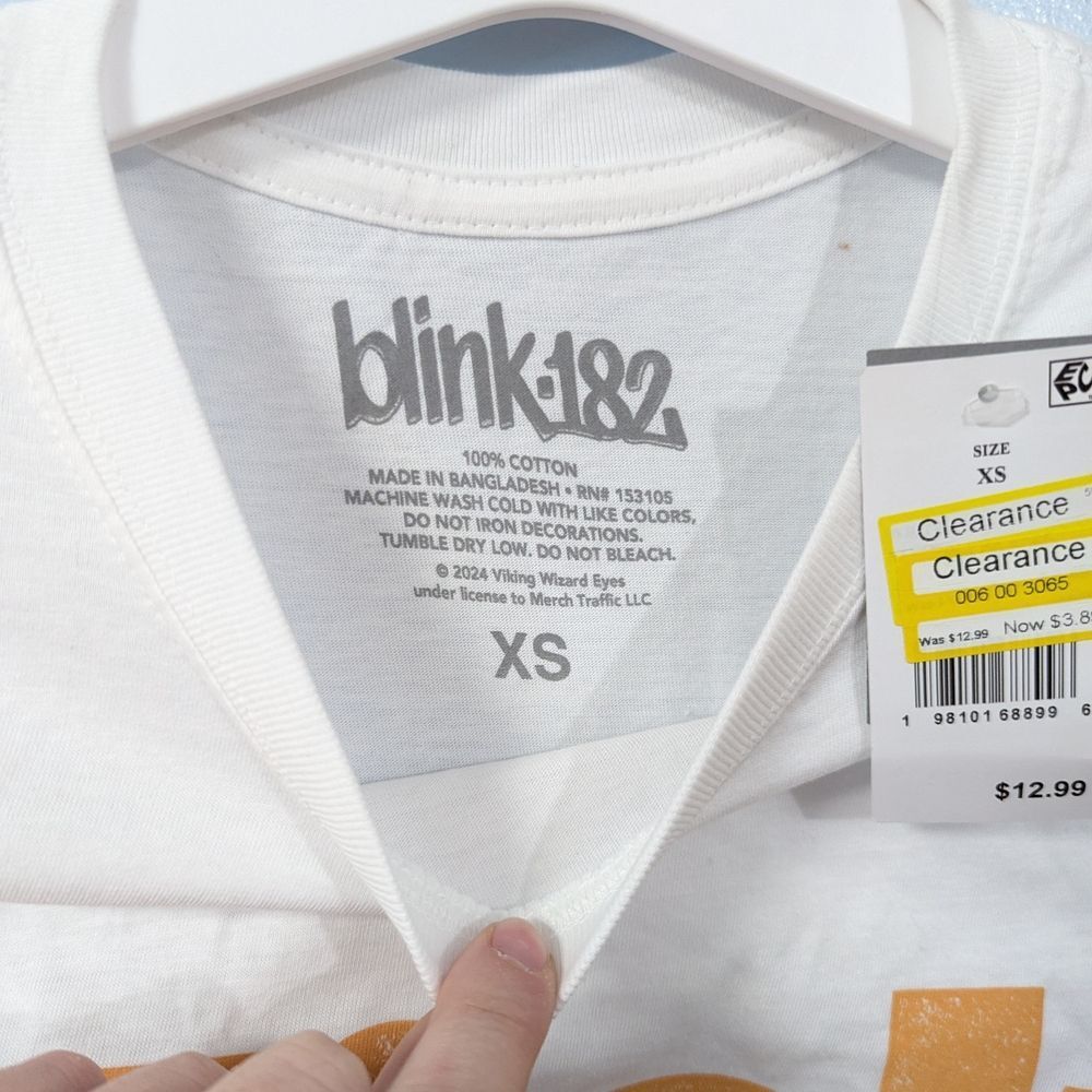 Blink 183  Graphic Band  Short Sleeve Tee - Picture 2 of 4